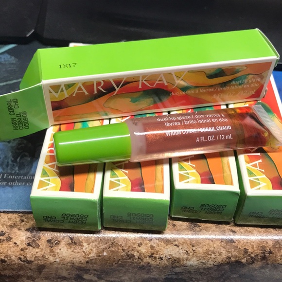 Art of Nature lip eye or nail pick two & clutch 🔥 - Picture 7 of 8